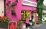 Tipperary, am Fuße des Rock of Cashel leuchtet das kleine Restaurant "Grannys Kitchen